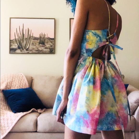 Colorful watercolor mini dress with a tie back - Picture 2 of 3
